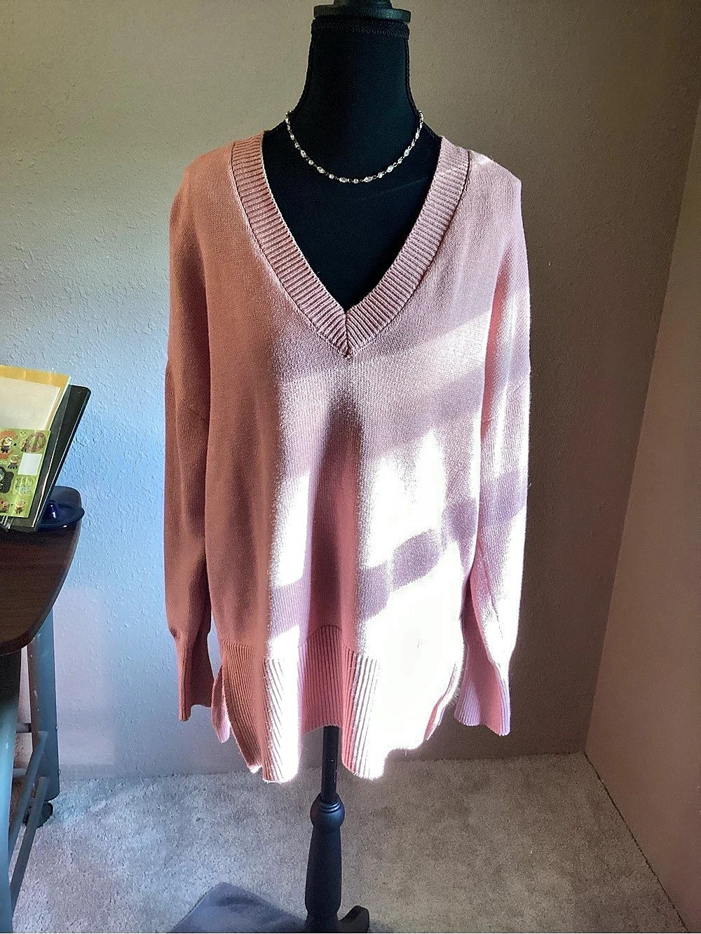 Tahari Light Pink Cotton blend Oversize V-Neck Sweater Size Medium